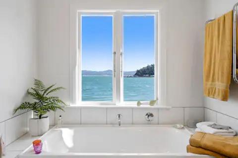 Seaglass Cottage Lower Hutt Exteriör bild